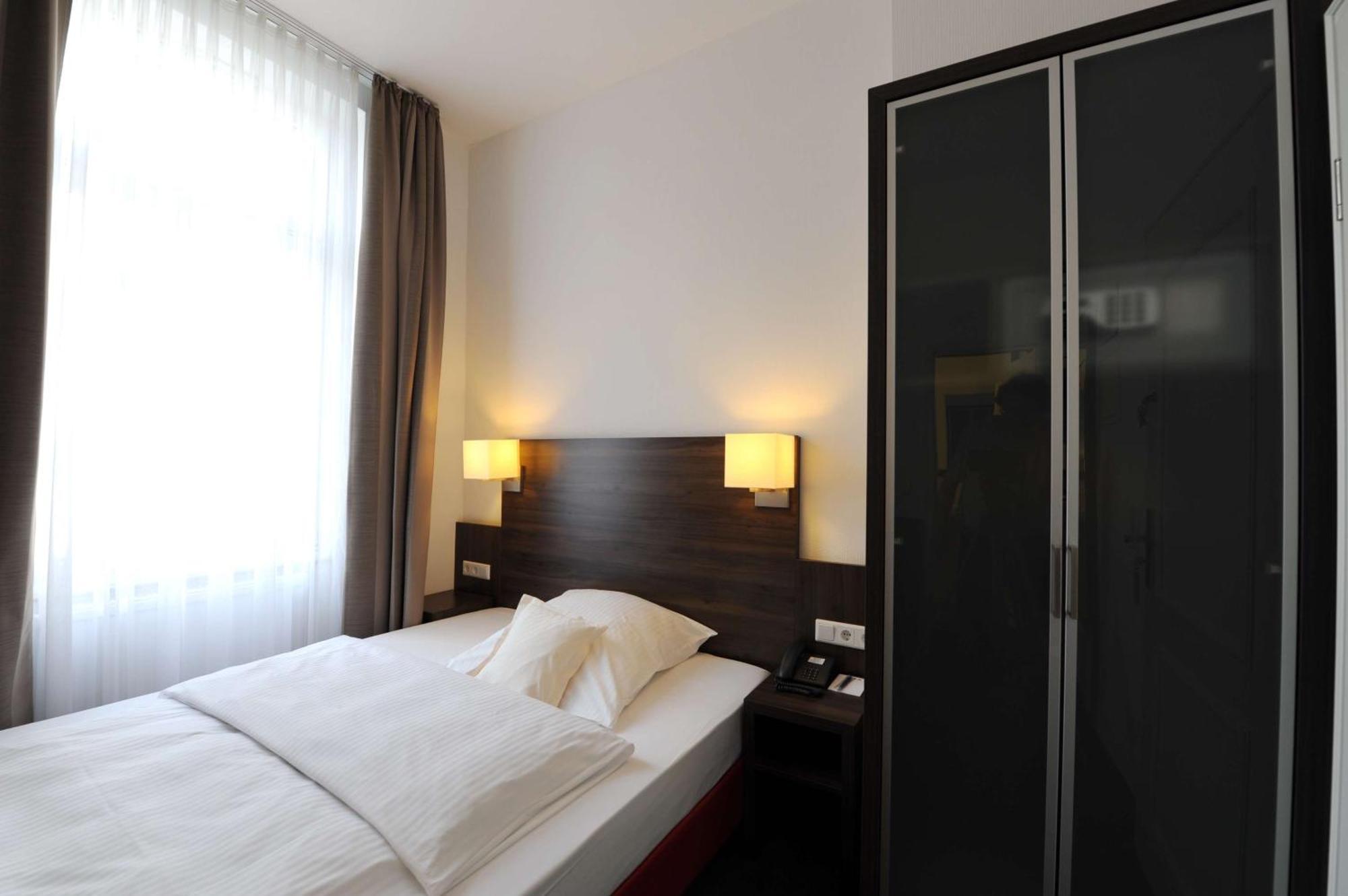 Best Western Hotel Kaiserhof Бон Екстериор снимка